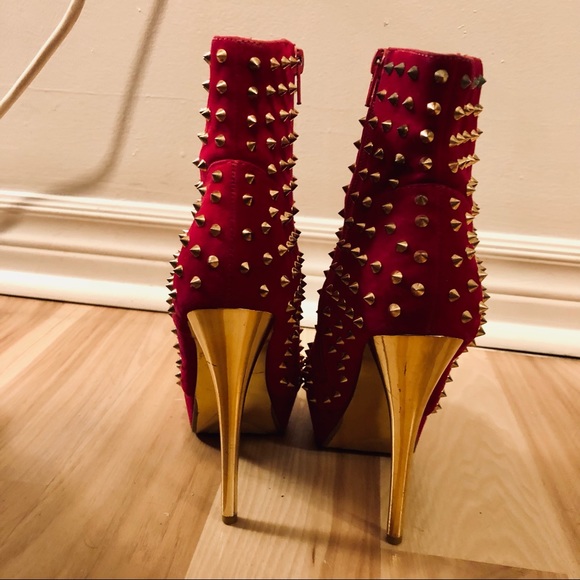 Studded Magenta Platform Boots - Picture 4 of 5